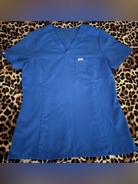 FIGS Women’s Medium Catarina Scrub Top PO# 2209
